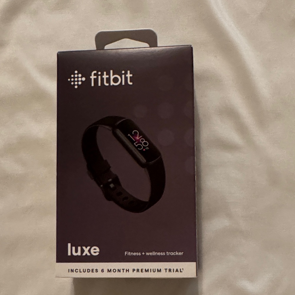 Fitbit Luxe Fitness Tracker - Black